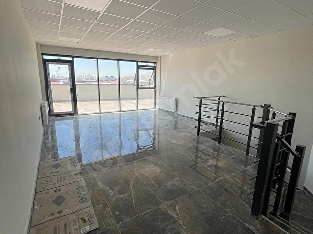 Araç muayene istasyonu karşısı corner bir sitesinde loft ofis - Görsel 7
