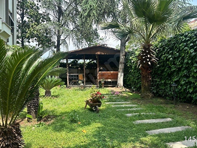 Ekşinar Gayrimenkul’den Keyifli Bahçe Kullanımlı 3+1 Kiralık Daire