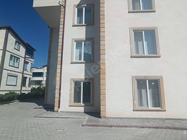 BAHÇELİEVLERDE SAHİBİNDEN SATILIK  3+1 EŞYALI DAİRE - Görsel 7