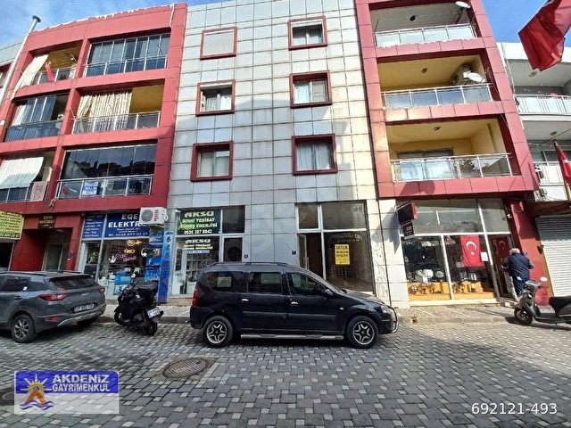 Kuşadası Güzelçamlıda Cadde Üzerinde 72 m² Depolu Satılık Dükkan - Görsel 2