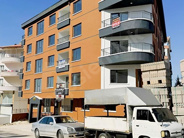 ANİTTADAN SATILIK CADDE YAKINI LÜKS BİNADA SIFIR 1+1 DAİRE
