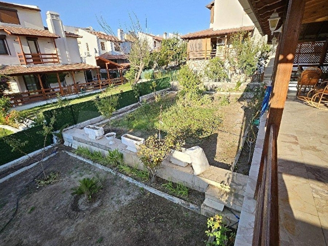 ÇEŞME ILDIR MEVKİNDE DENİZE 250 METRE MESAFEDE 350 M2 ARSA İÇİNDE SATILIK 4+1 DUBLEKS VİLLA - Görsel 15