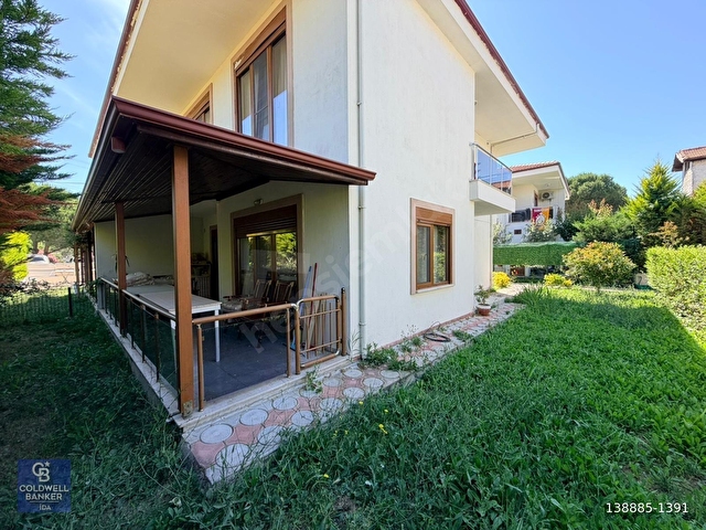 ALTINOVADA BAHÇELİ VE GENİŞ VERANDALI 4+1 VİLLA - Görsel 9