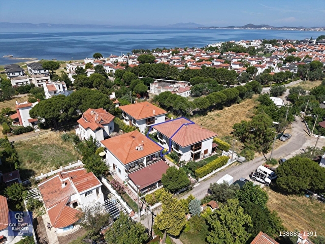ALTINOVADA BAHÇELİ VE GENİŞ VERANDALI 4+1 VİLLA - Görsel 8