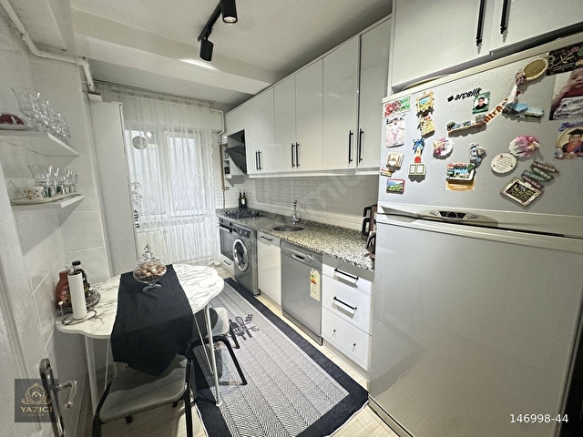 YAZICI EMLAKTAN YENİ METRO DURAĞINA YAKIN GENİŞ 2.ARA KAT DAİRE