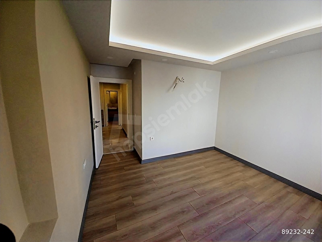 MEYDANKAVAGINDA İÇİ SIFIR YAPILI 3+1DAİRE - Görsel 12