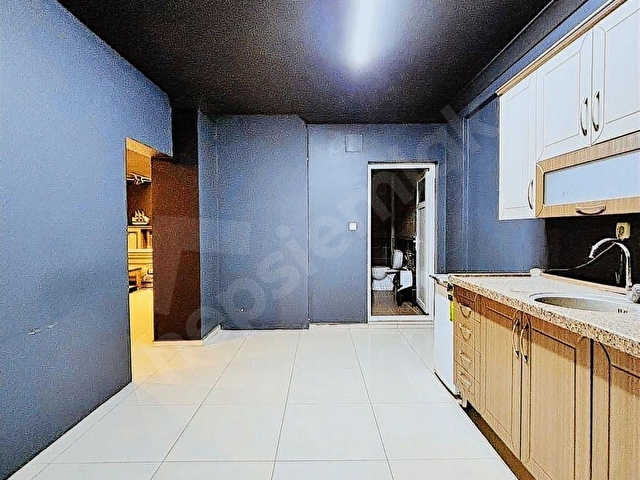 Çarşıda Kiralık Batarlı-Bodrumlu 215 m² Dükkan / İşyeri / Mağaza - Görsel 13