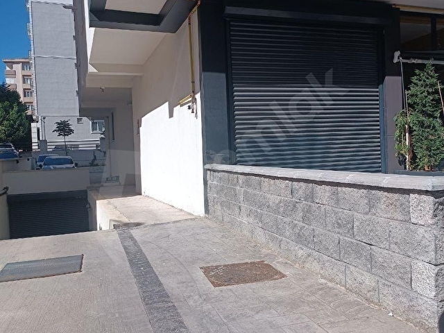İçerenköy Ahmet Tarık Sokakta Yeni Kiralık Dükkan/Ofis/İşyeri - Görsel 2