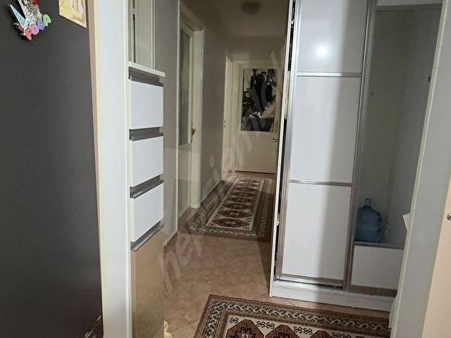 ESKİFOÇADA BAHÇELİ, GENİŞ YAŞAM ALANINA SAHİP 3+1 SATILIK DAİRE - Görsel 3