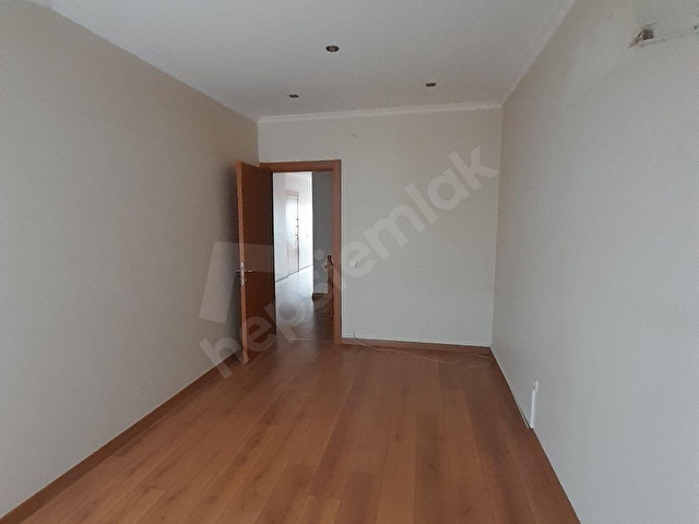 RNKdan MELİKŞAH SOKAKTA ÇİFT GİRİŞLİ GENİŞ BÜYÜK DUBLEKS DAİRE - Görsel 9