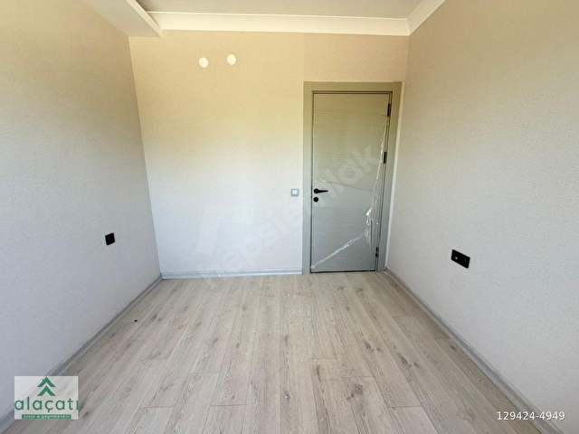 Alaçatıdan İNCEKTE SİTE İÇİNDE YÜKSEK KİRA GETİRİLİ 1+1 SATILIK - Görsel 25
