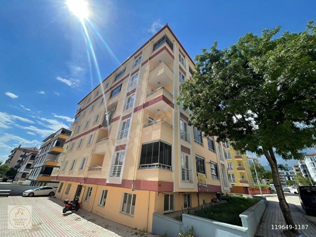 DAMLA EMLAKTAN YENİ MAHALLEDE 3+1 145 M2 SATILIK ARAKAT DAİRE ! - Görsel 4
