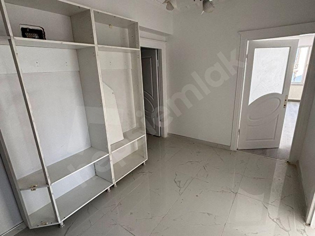 YEDİTEPE DE MERKEZİ KONUMDA SATILIK 3+1 - Görsel 5