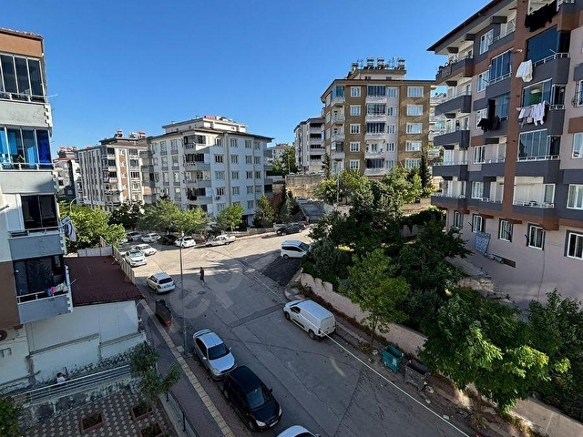 YEDİTEPE DE MERKEZİ KONUMDA SATILIK 3+1