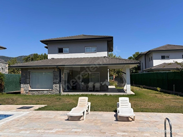 Göcekte Çarşıya Yakın Kiralık Müstakil Havuzlu 4+1 Villa - Görsel 2
