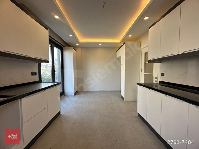 Büyükçekmece Güzelcede Deniz Manzaralı 8+1 Satılık Villa - Görsel 12