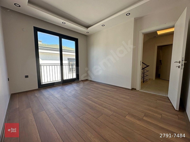 Büyükçekmece Güzelcede Deniz Manzaralı 8+1 Satılık Villa - Görsel 18