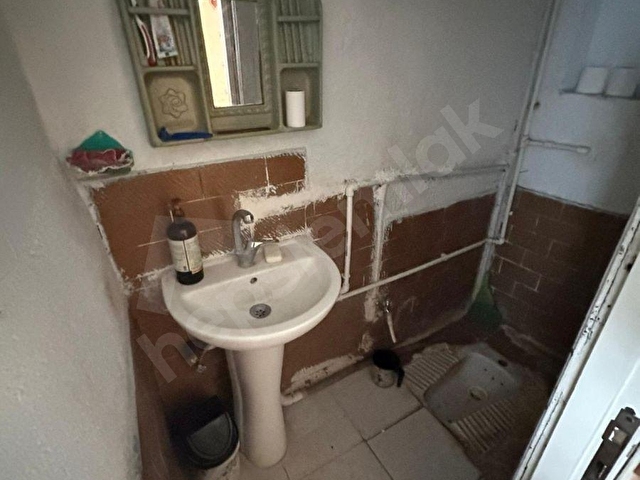 MİNİMALİST GAYRİMENKULDEN YENİKAPIDA 3 KATLI 4+1 MÜSTAKİL EV - Görsel 25