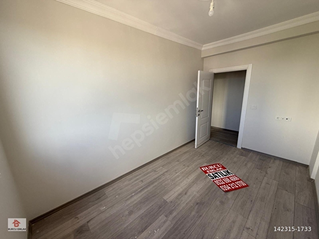 ÜNİVERSİTE YOLU ÜZERİNDE 3+0 SATILIK DAİRE---BURCU EMLAKTAN--- - Görsel 5