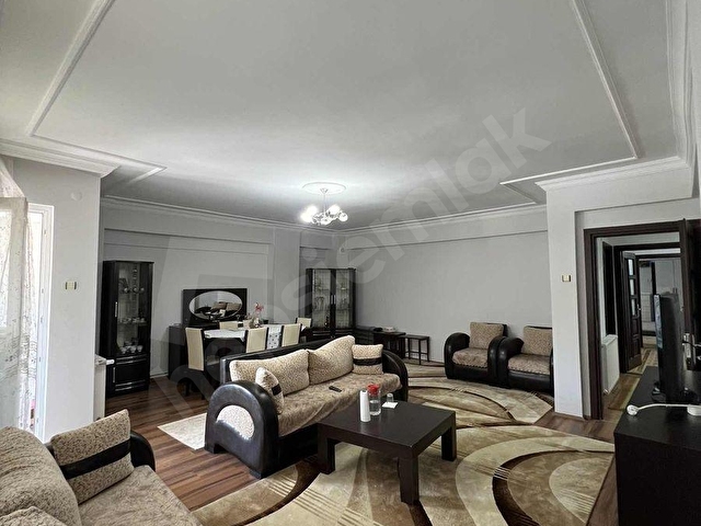 GÖRGÜLÜ EMLAKTAN ŞEHRİN MERKEZİNDE ACİL SATILIK 2+1 DAİRE - Görsel 8