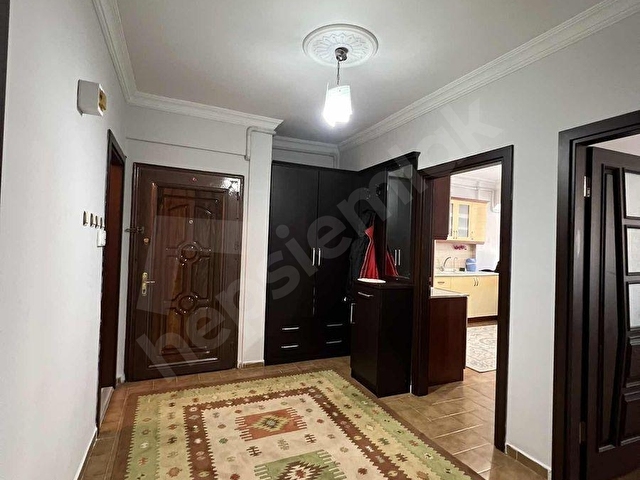 GÖRGÜLÜ EMLAKTAN ŞEHRİN MERKEZİNDE ACİL SATILIK 2+1 DAİRE - Görsel 3