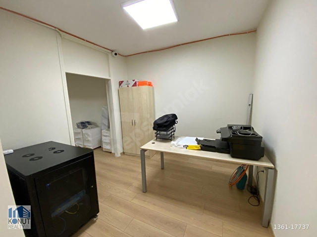 KONUT REALTY | Kabataşta Manzaralı Bakımlı Balkonlu Şık Ofis - Görsel 16