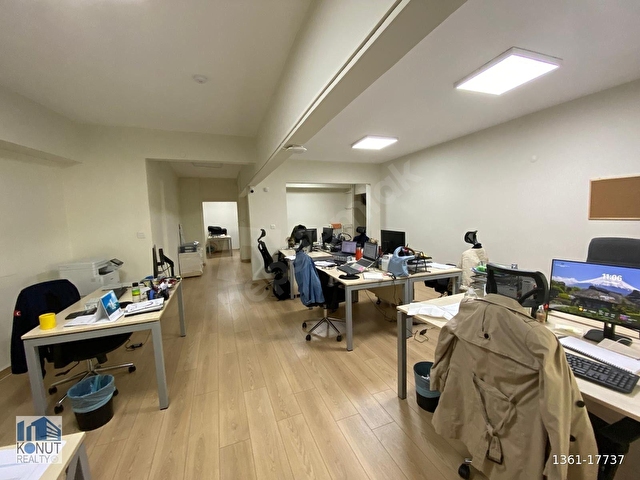 KONUT REALTY | Kabataşta Manzaralı Bakımlı Balkonlu Şık Ofis - Görsel 10
