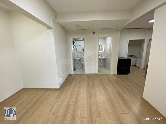 KONUT REALTY | Kabataşta Manzaralı Bakımlı Balkonlu Şık Ofis - Görsel 12