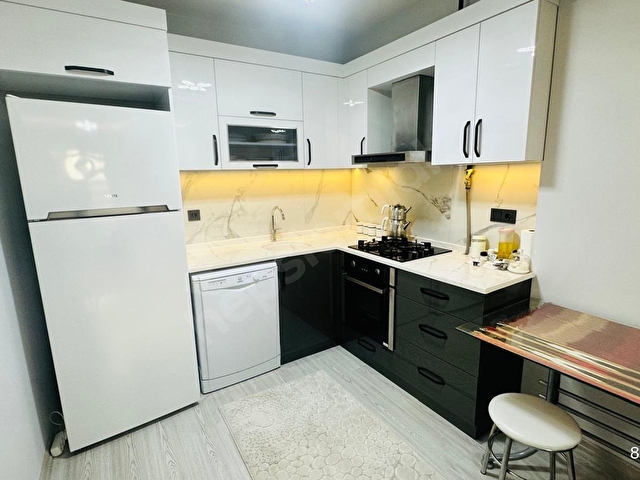 YEŞİLYURTTA YENİ BİNADA D.GAZLI K.OTOPARKLI 2+1 SATILIK DAİRE - Görsel 10