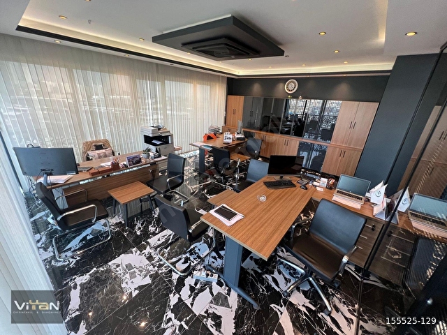 SERHAT MAHALLESİNDE PLAZADA LÜKS FULL YAPILI SATILIK OFİS