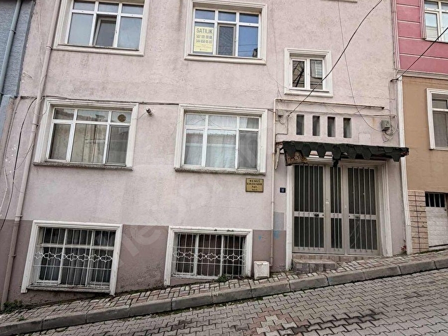 BİGA HÜKÜMET MEYDANINDA SATILIK 2+1 DAİRE