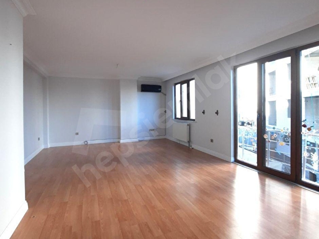 GAYRETTEPE MERKEZDE GENÇ BİNADA LUX 2+1 90 m2 2.KAT KOMBİLİ ASANSÖRLÜ KLİMALI YENİLENMİŞ FERAH DAİRE - Görsel 6