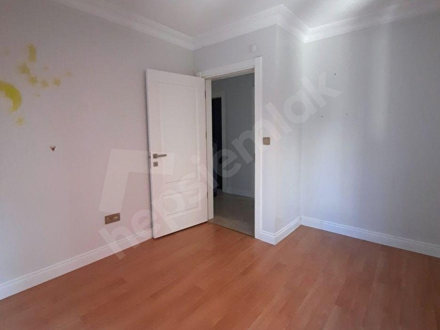 GAYRETTEPE MERKEZDE GENÇ BİNADA LUX 2+1 90 m2 2.KAT KOMBİLİ ASANSÖRLÜ KLİMALI YENİLENMİŞ FERAH DAİRE - Görsel 24
