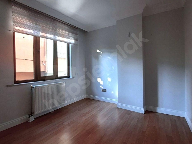 GAYRETTEPE MERKEZDE GENÇ BİNADA LUX 2+1 90 m2 2.KAT KOMBİLİ ASANSÖRLÜ KLİMALI YENİLENMİŞ FERAH DAİRE - Görsel 18