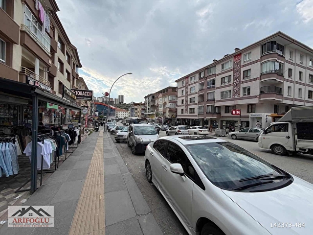 ARİFOĞLUDAN SAĞDUYU CADDE ÜZERİNDE HAZIR KİRACILI 273 m2 DÜKKAN