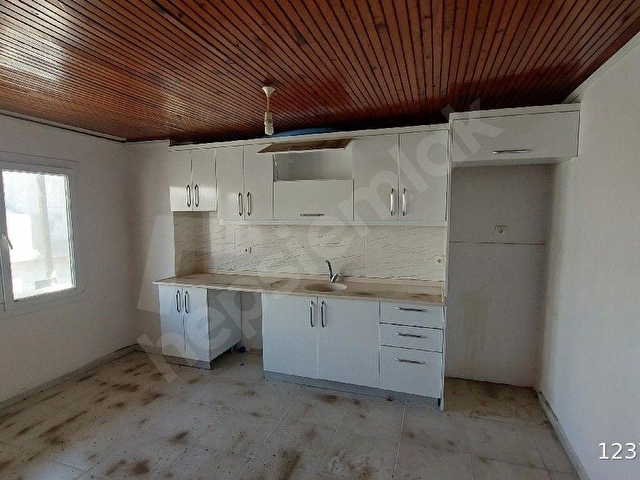 KUŞADASI CUMHURİYET MAHALLESİNDE KİRALIK 2+1 90 M2.DAİRE - Görsel 8
