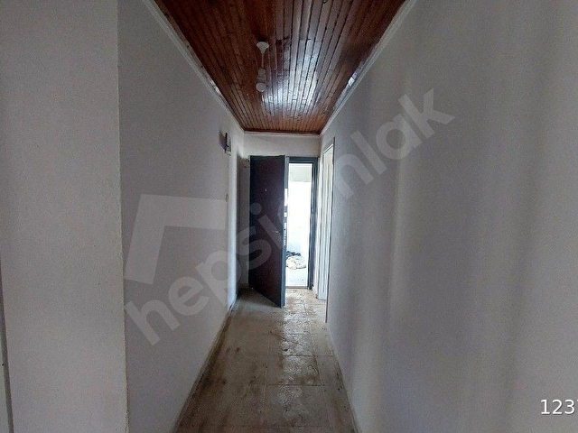 KUŞADASI CUMHURİYET MAHALLESİNDE KİRALIK 2+1 90 M2.DAİRE - Görsel 9
