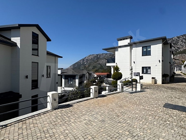 Mahmutlarda Deniz Manzaralı, Otel Konseptli Müstakil Villa - Görsel 3