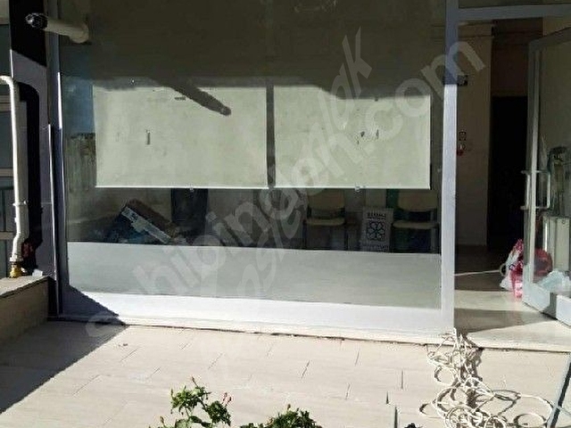 Sahibinden Cadde Üzeri, Metroya Yakın, Geniş Depolu Satılık Dükkan