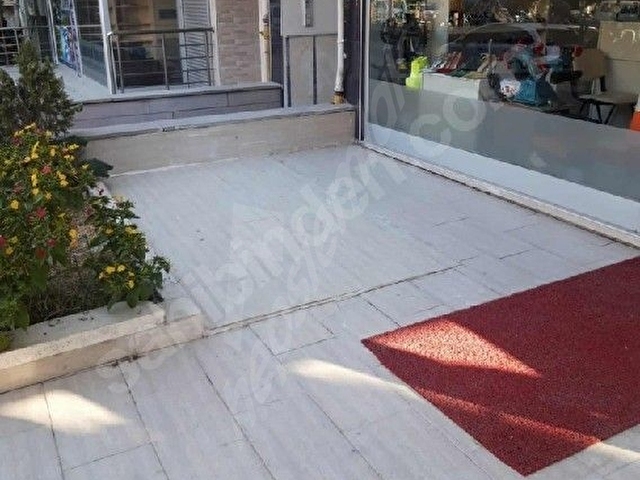 Sahibinden Cadde Üzeri, Metroya Yakın, Geniş Depolu Satılık Dükkan - Görsel 3