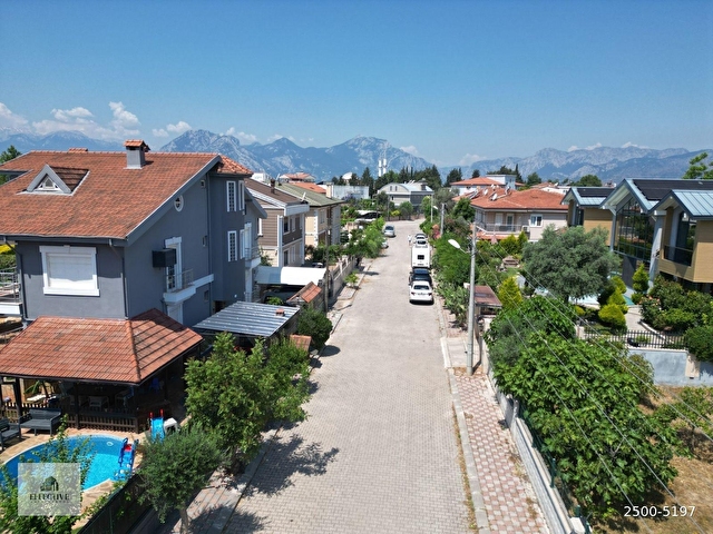 Döşemealtı Yalınlıda Fırsat Havuzlu Bahçeli 2 Katlı Villa - Görsel 18