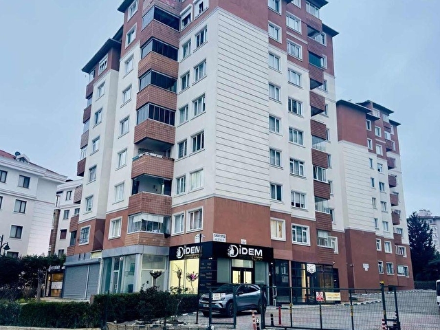 SİNANOBA MAH. ÇARMIKLI CADDESİNDE 3+1 NET 120 M2 ARAKAT SATILIK