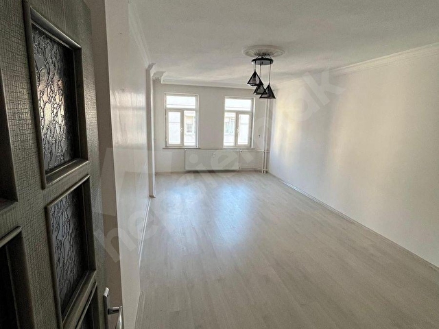 🏡✨ UĞUR EMLAK GÜVENCESİYLE ✨🏡  📍Rauf Denktaş Mahallesi’nde fırsat daire! - Görsel 2
