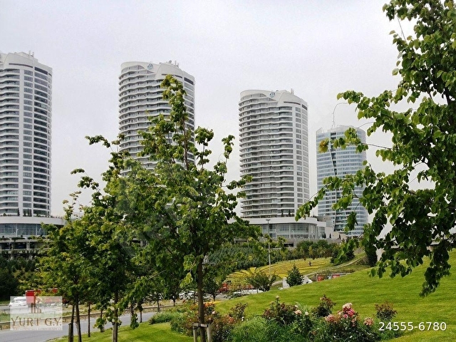 MALL OF İSTANBUL BÜYÜK, BALKONLU VE YENİ BOYALI 1+1 90 M2 DAİRE