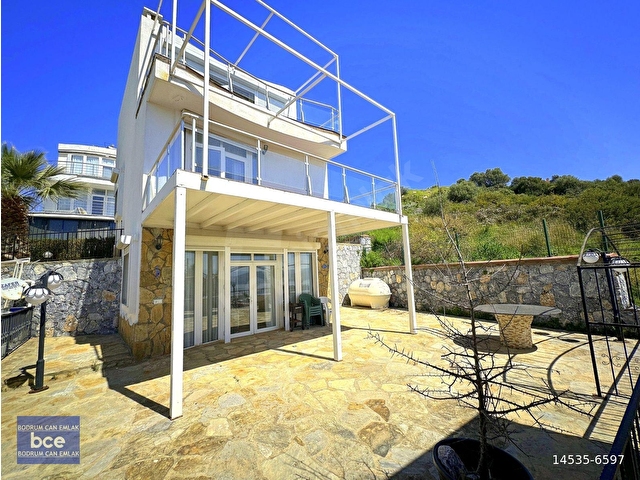 BODRUM ADABÜKÜ  PLAJLARA YAKIN TAM MÜSTAKİL FULL EŞYALI PANAROMİK MANZARALI TRİPLEX EV