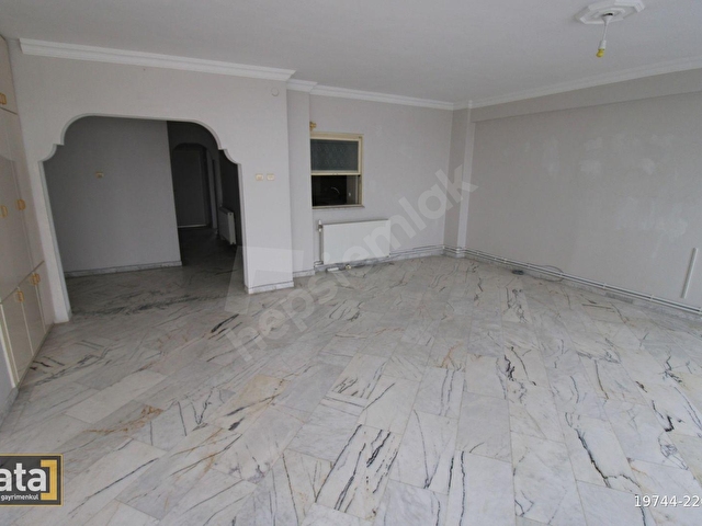 MEZİTLİ DAVULTEPE DE DENİZE SIFIR HAVUZLU GÜVENLİKLİ 2+1 - Görsel 11