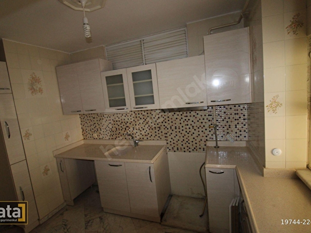 MEZİTLİ DAVULTEPE DE DENİZE SIFIR HAVUZLU GÜVENLİKLİ 2+1 - Görsel 13