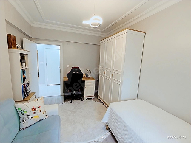 ESENYURT BARBAROS DA 3+1 DAİRE 150 m2 SİTE DE 22 YILLIK - Görsel 17