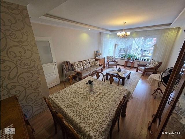 ŞİLİ MEYDANI DEFNE SOKAK SATILIK DAİRE YÜKSEK GİRİŞ 125 m2. 3+1 BAKIMLI - Görsel 6