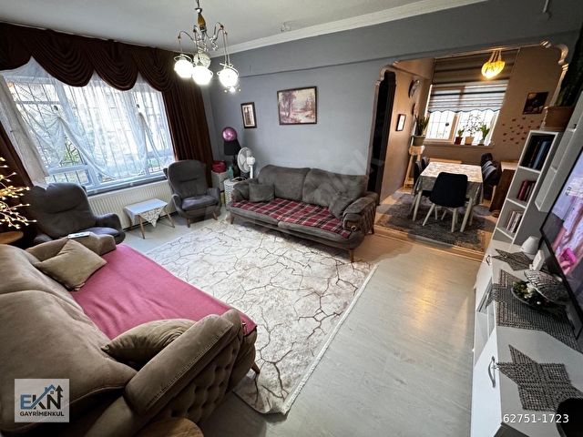 BASIN CADDESİNE 3 BİNA GÜNEY BATI KENDİNE AİT BAHÇELİ FULL YAPI